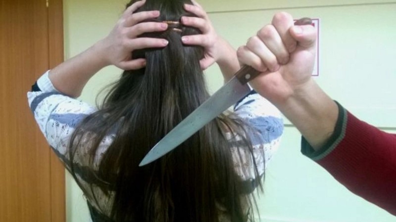 Мужчина зарезал жену и тещу в Костанайской области