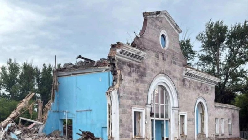 В Рудном вместо реконструкции сносят старый вокзал