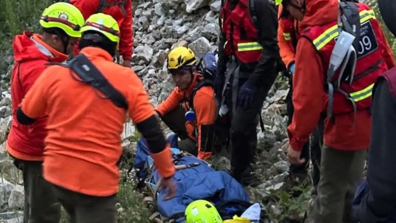 Подросток упал с 15-метровой высоты в горах Алматы