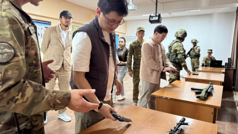 В Казахстане планируется запуск пилотного проекта срочной службы нового формата SARBAZ+