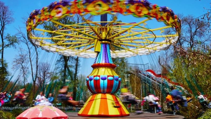 Девочка получила черепно-мозговую травму на аттракционе в Алматы