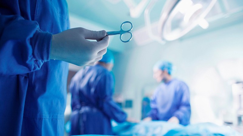 Женщина выбросила детей с 5 этажа в Павлодаре: Одному из мальчиков удалили почку