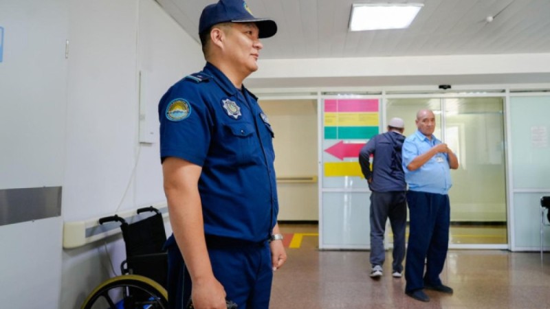 Столичные больницы под защитой полиции