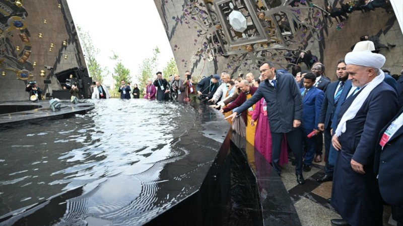 В Астане открыли Парк мира и согласия – символ диалога культур и религий
