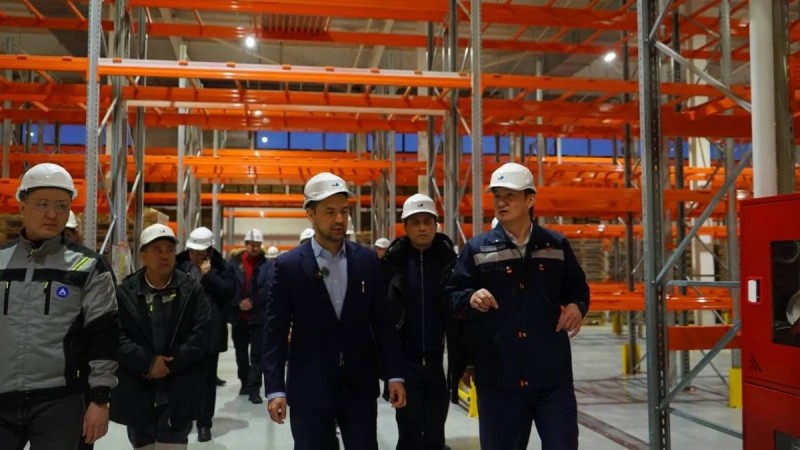 Руслан Өскенәлі ознакомился с работой Геологического кластера и медицинского центра «Жезказган»