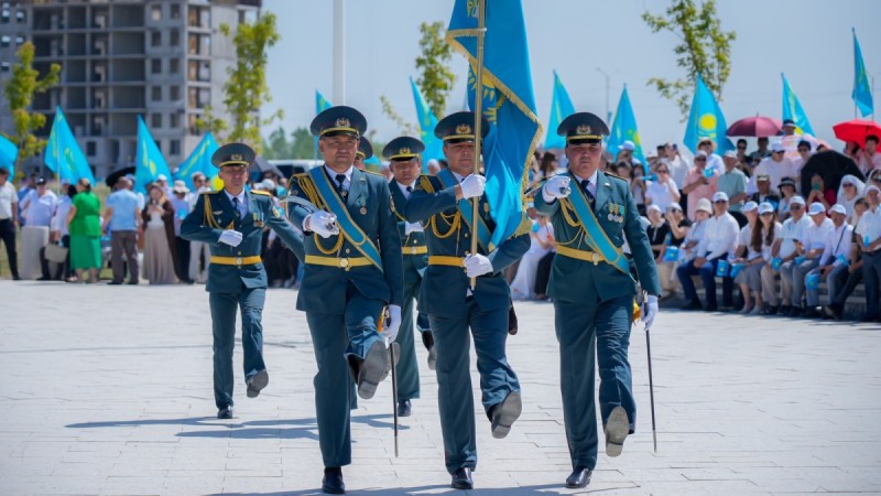 Символы независимости: жители Шымкента отметили государственный праздник