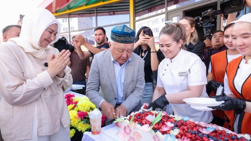 Подарок к Дню города: в Шымкенте появились три новых общественных пространства