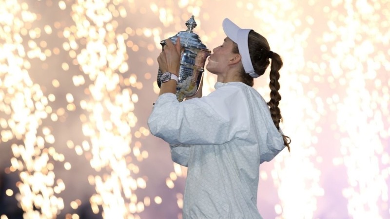 Елена Рыбакина возглавила мировой рейтинг WTA