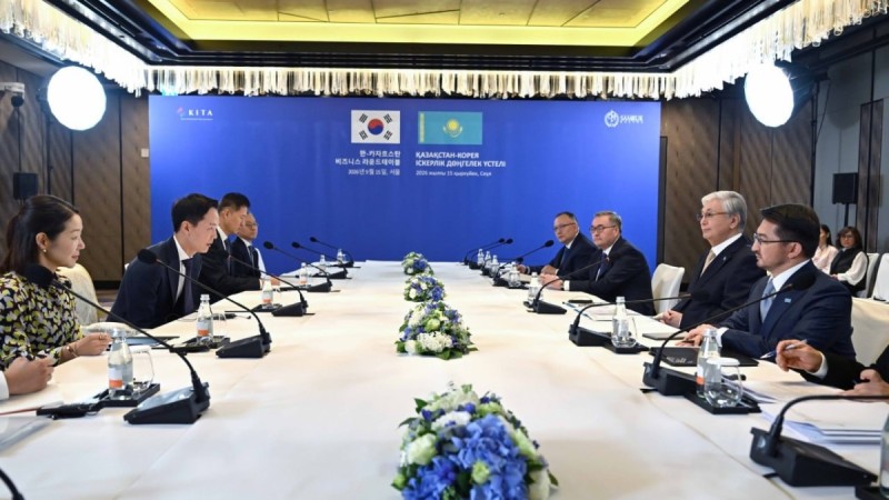Токаев обсудил инвестиционное и технологическое сотрудничество с Hanwha Group