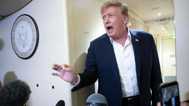Трамп назвал страхи вокруг ИИ “больной теорией заговора”