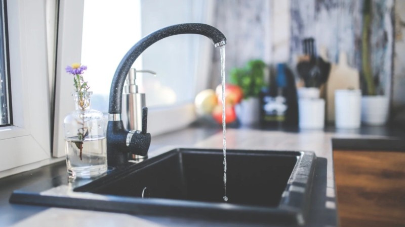 Жители ЗКО переплачивали за питьевую воду из-за неоформленных объектов водоснабжения