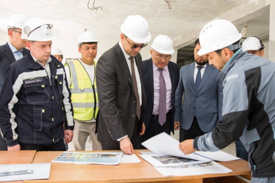 Руслан Өскенәлі проверил реализацию ключевых социальных проектов в Жезказгане