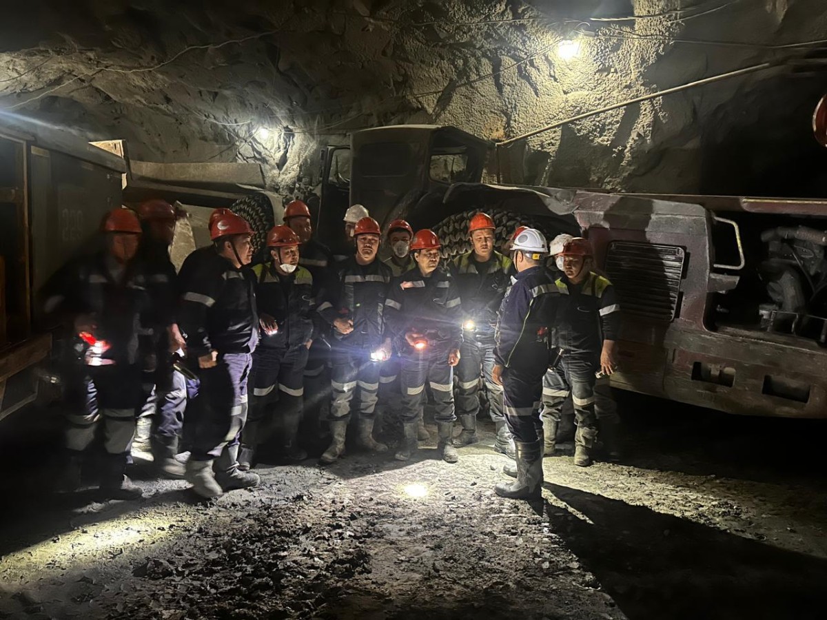 В ТОО «Корпорация Казахмыс» стартовал цикл «остановочных совещаний» (Safety Stand Down) – нового формата взаимодействия руководства и персонала, направленного на достижение нулевого травматизма. 